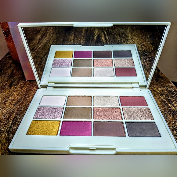 5/75$ JOUER COSMETICS Rose Gold Shimmer Palette - Picture 8 of 16